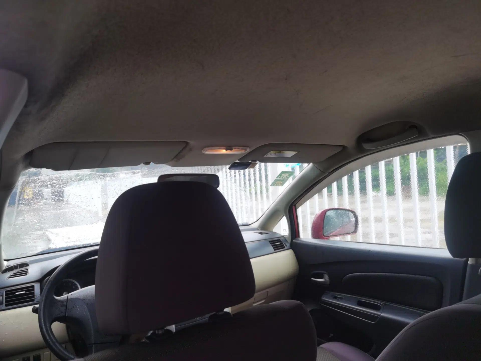 Venucia R50 2012 1.6L Manual Comfort Edition — миниатюра 18