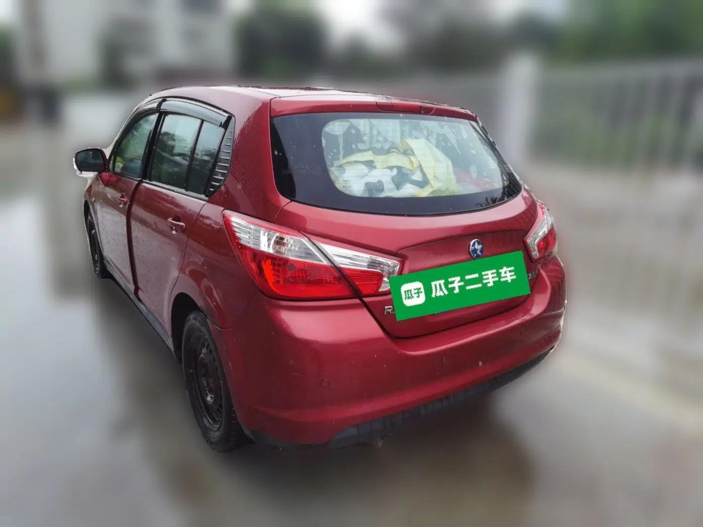 Venucia R50 2012 1.6L Manual Comfort Edition — миниатюра 4