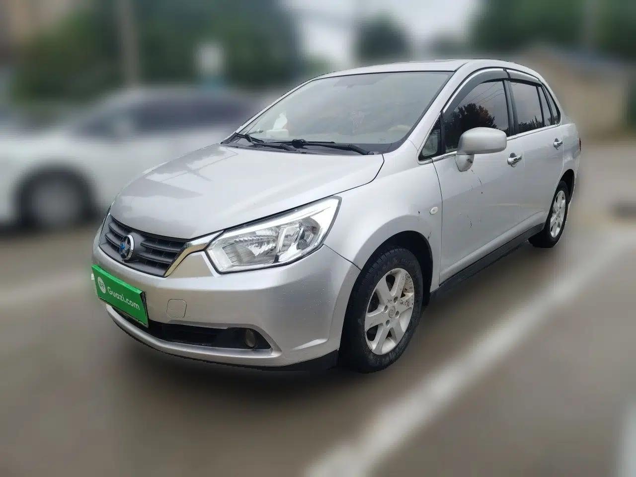 Venucia D50 2012 1.6L Manual Luxury Edition — миниатюра 1