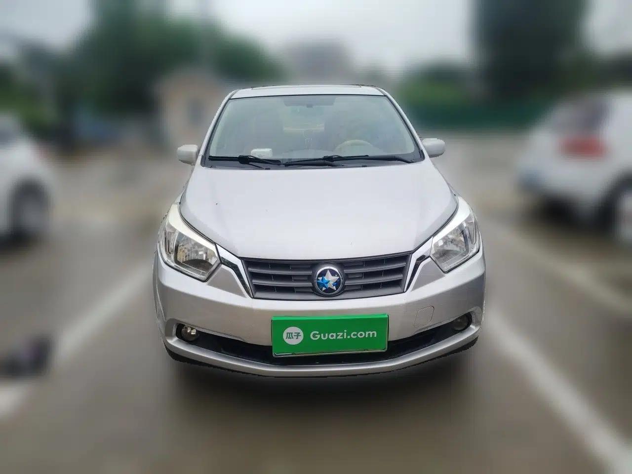 Venucia D50 2012 1.6L Manual Luxury Edition — миниатюра 2