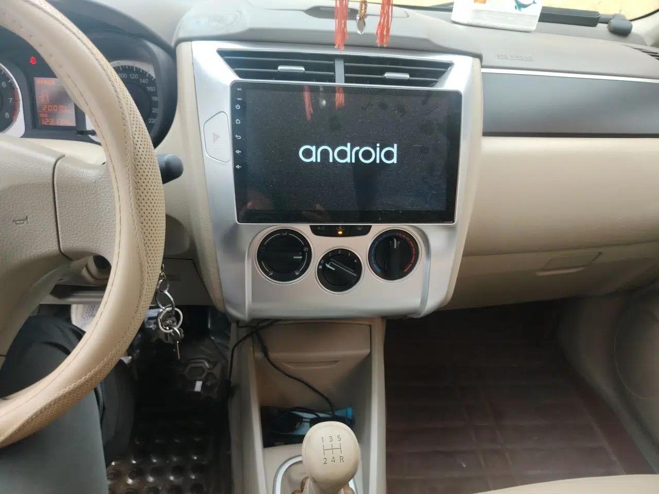 Venucia D50 2012 1.6L Manual Luxury Edition — миниатюра 13