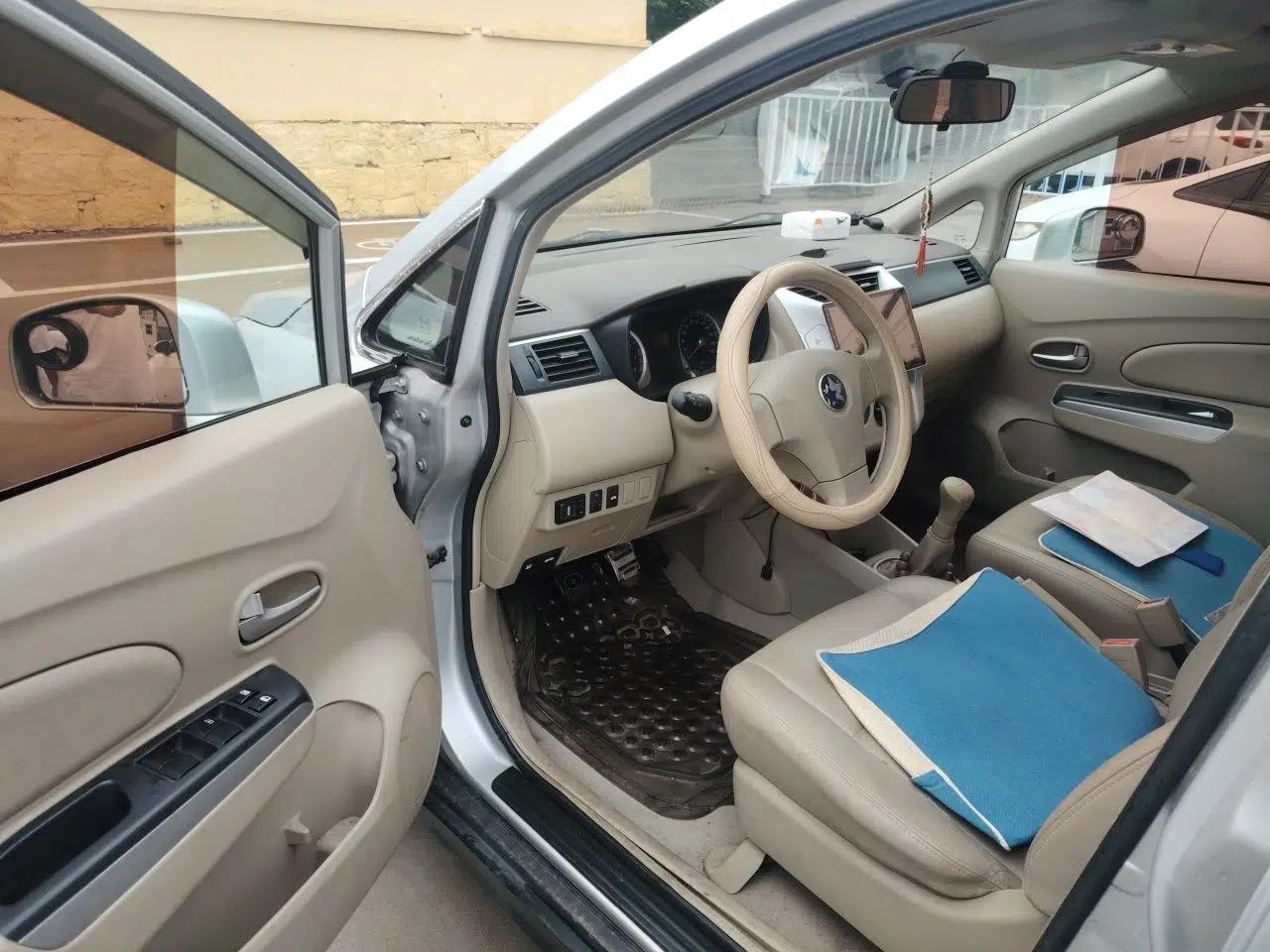Venucia D50 2012 1.6L Manual Luxury Edition — миниатюра 16