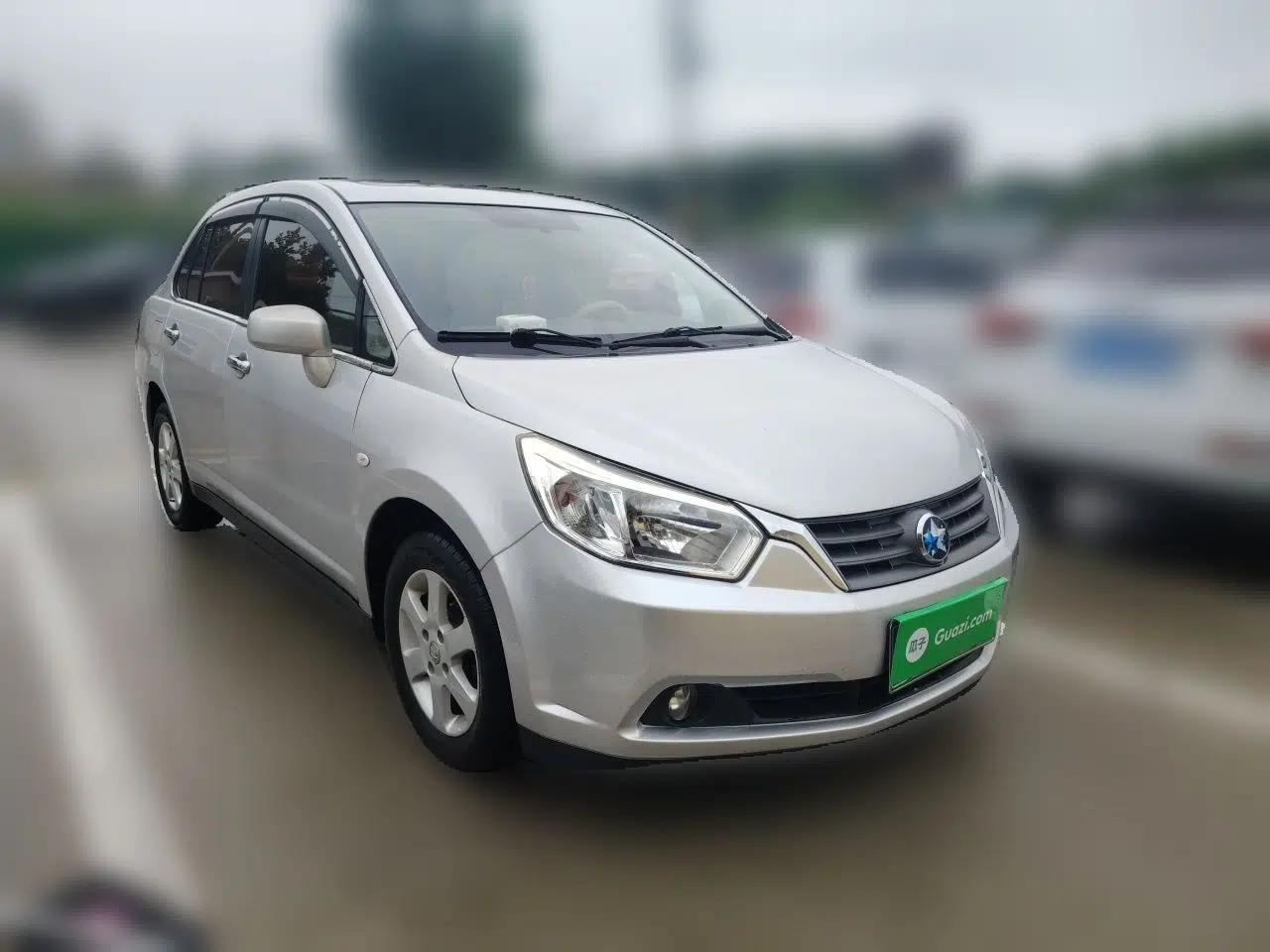 Venucia D50 2012 1.6L Manual Luxury Edition — миниатюра 3