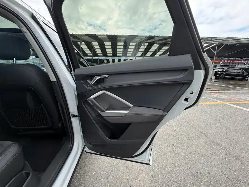 Audi Q3 2023 35 TFSI Fashion Dynamic Edition — миниатюра 13