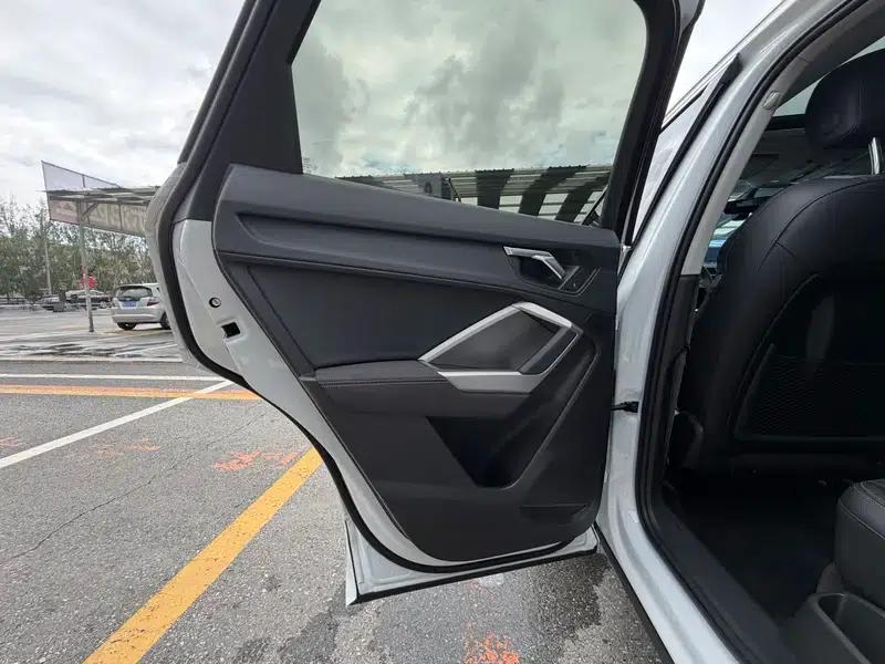 Audi Q3 2023 35 TFSI Fashion Dynamic Edition — миниатюра 23