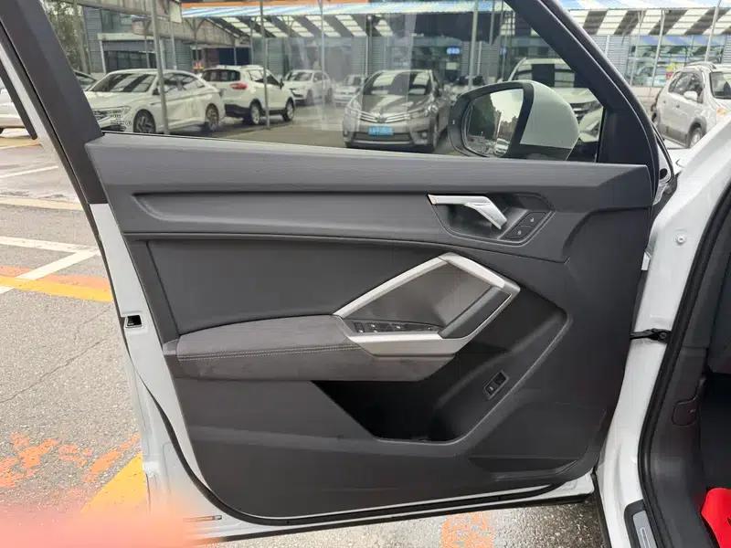 Audi Q3 2023 35 TFSI Fashion Dynamic Edition — миниатюра 9