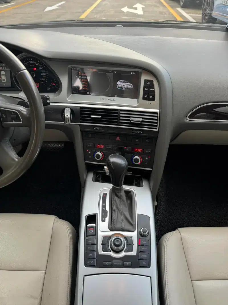 Audi A6L 2010 2.0 TFSI Automatic Standard Edition — миниатюра 12