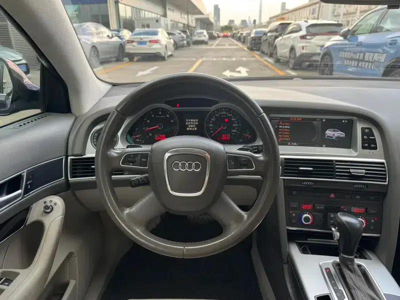 Audi A6L 2010 2.0 TFSI Automatic Standard Edition — миниатюра 13
