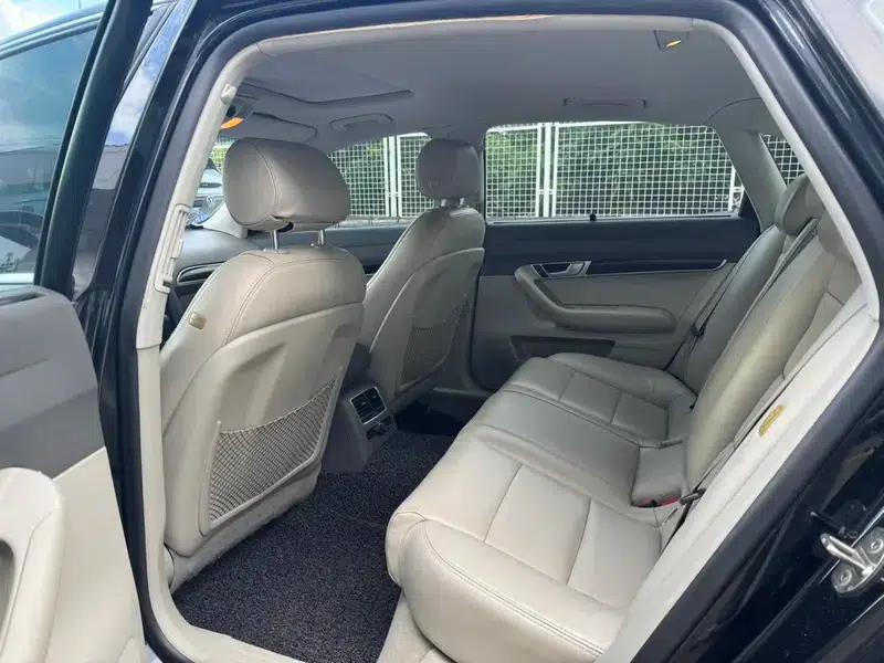 Audi A6L 2010 2.0 TFSI Automatic Standard Edition — миниатюра 15