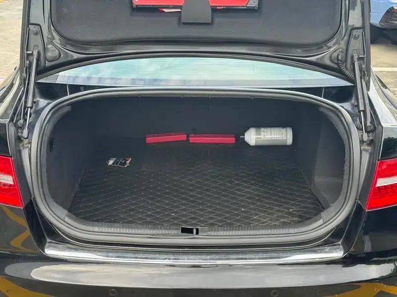 Audi A6L 2010 2.0 TFSI Automatic Standard Edition — миниатюра 16