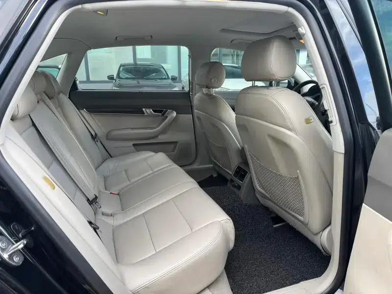 Audi A6L 2010 2.0 TFSI Automatic Standard Edition — миниатюра 17