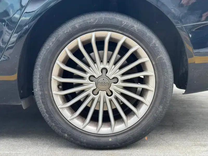 Audi A6L 2010 2.0 TFSI Automatic Standard Edition — миниатюра 8
