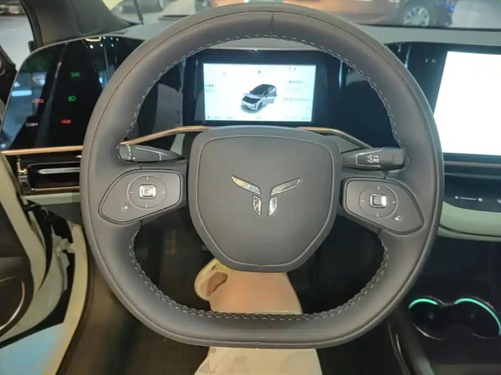 Hongqi EH7 2025 Model 690 Smart Selection Edition — миниатюра 11