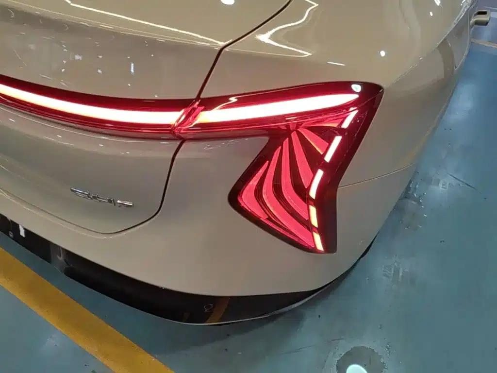 Hongqi EH7 2025 Model 690 Smart Selection Edition — миниатюра 8
