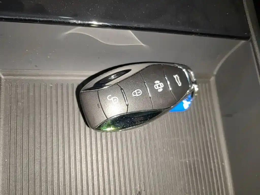 Hongqi EH7 2025 Model 690 Smart Selection Edition — миниатюра 9