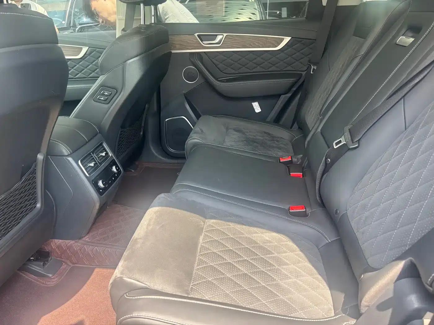 Hongqi HS7 2022 2.0T DCT 2WD Intelligent Flagship Edition (5-seater) — миниатюра 13