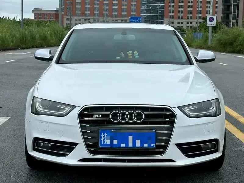 Audi A4L 2015 35 TFSI Automatic Standard Edition — миниатюра 2