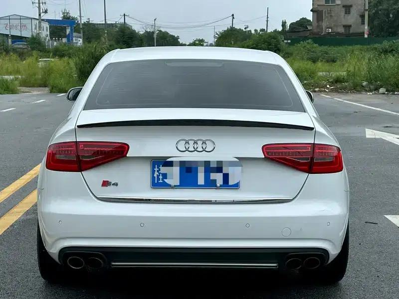 Audi A4L 2015 35 TFSI Automatic Standard Edition — миниатюра 5