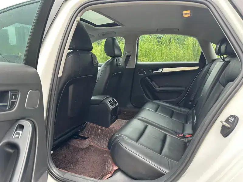 Audi A4L 2015 35 TFSI Automatic Standard Edition — миниатюра 9