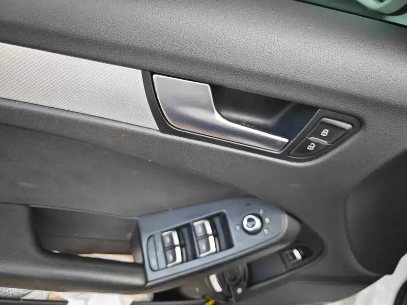 Audi A4L 2016 30 TFSI Classic Edition Automatic Comfort Model — миниатюра 12