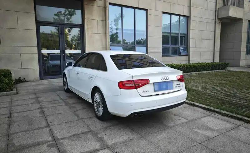 Audi A4L 2016 30 TFSI Classic Edition Automatic Comfort Model — миниатюра 4