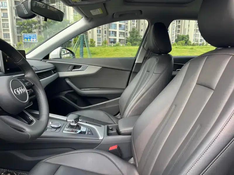 Audi A4L 2019 35 TFSI Progressive (National V Emission Standard) — миниатюра 12