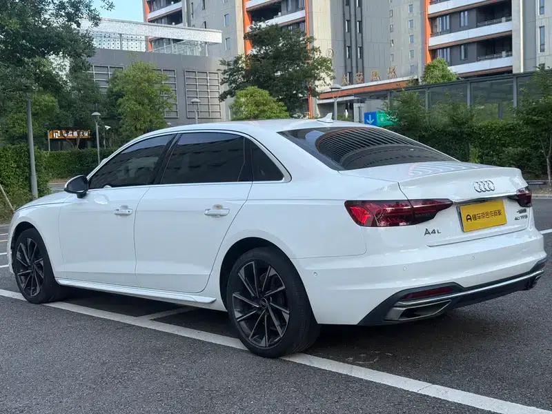Audi A4L 2022 40 TFSI Fashion Dynamic Edition — миниатюра 4