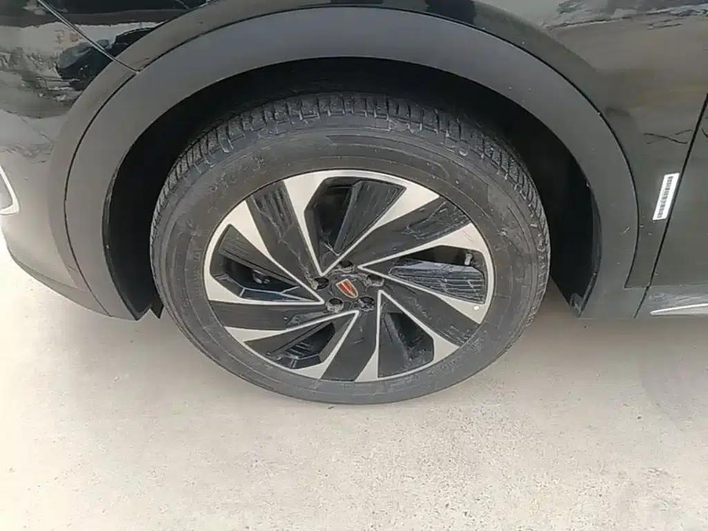 Hongqi HS7 PHEV 2024 2.0T PHEV 4WD Flagship Edition 6-seater — миниатюра 23
