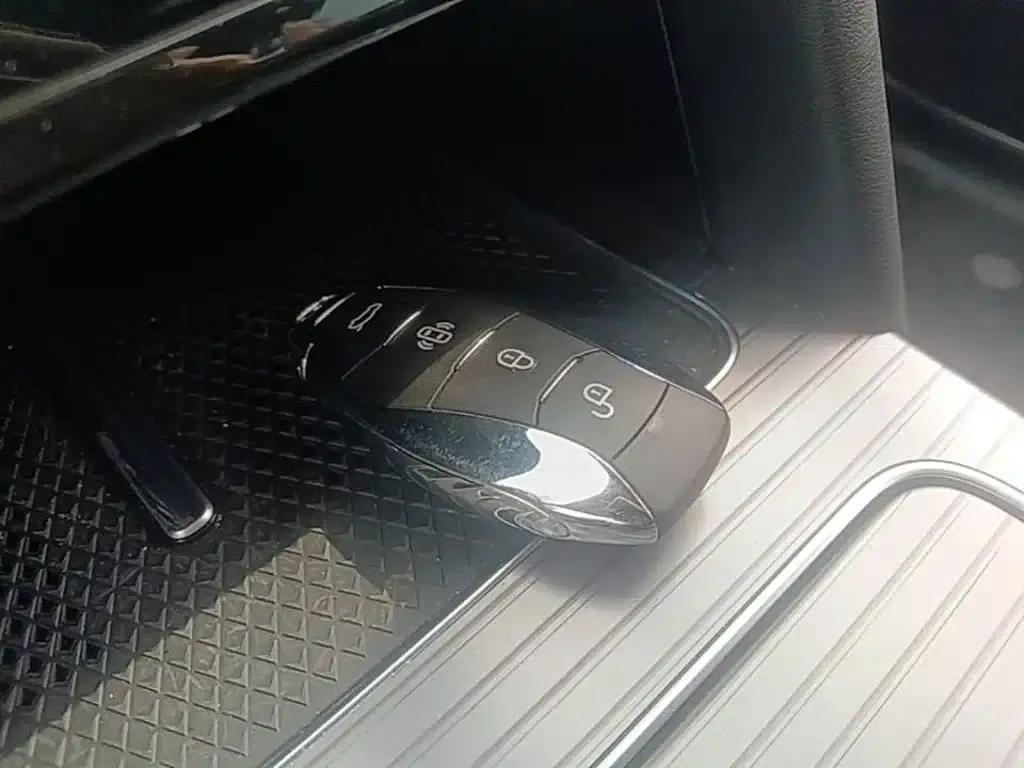 Hongqi HS7 PHEV 2024 2.0T PHEV 4WD Flagship Edition 6-seater — миниатюра 9
