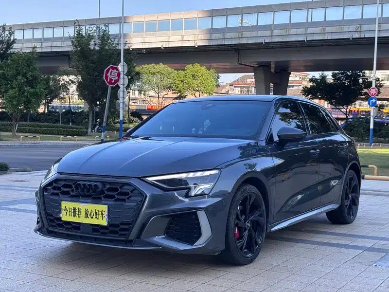 Audi A3 2021 Sportback 35 TFSI Limited Edition (Wang Yibo Collaboration) — миниатюра 1