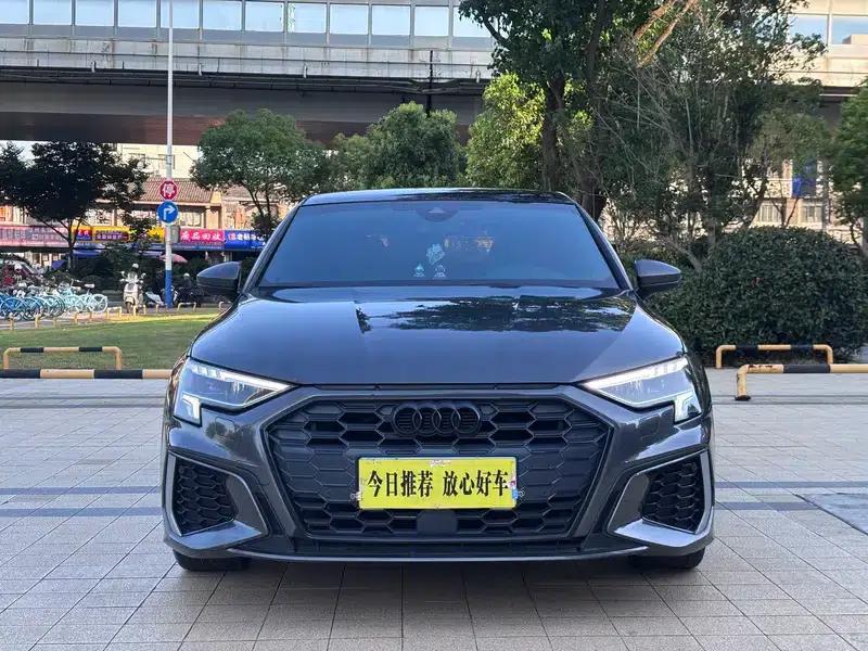Audi A3 2021 Sportback 35 TFSI Limited Edition (Wang Yibo Collaboration) — миниатюра 2
