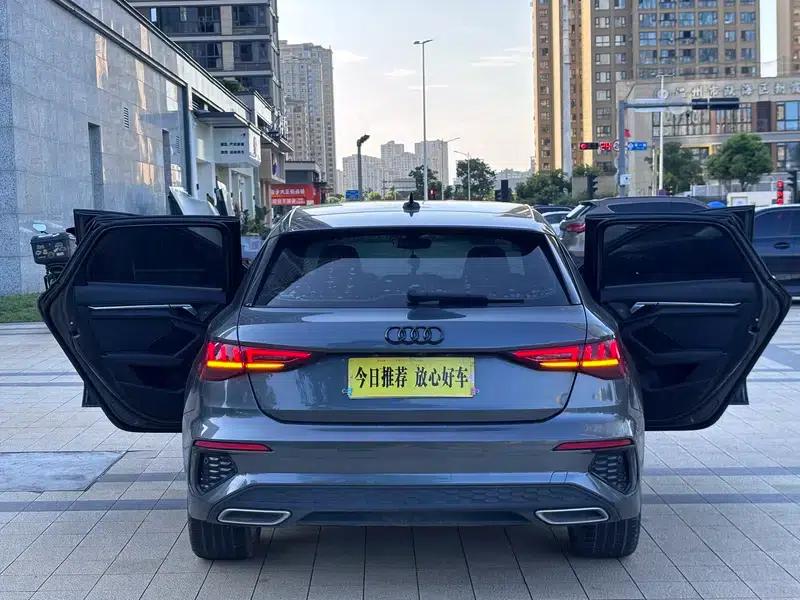 Audi A3 2021 Sportback 35 TFSI Limited Edition (Wang Yibo Collaboration) — миниатюра 11