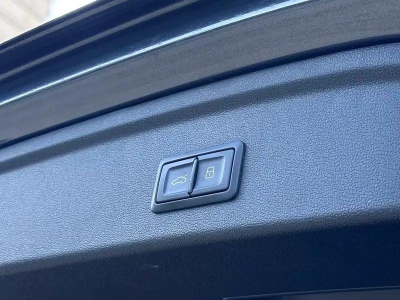 Audi A3 2021 Sportback 35 TFSI Limited Edition (Wang Yibo Collaboration) — миниатюра 15