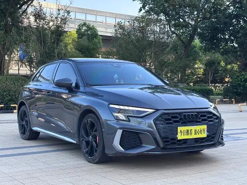 Audi A3 2021 Sportback 35 TFSI Limited Edition (Wang Yibo Collaboration) — миниатюра 3