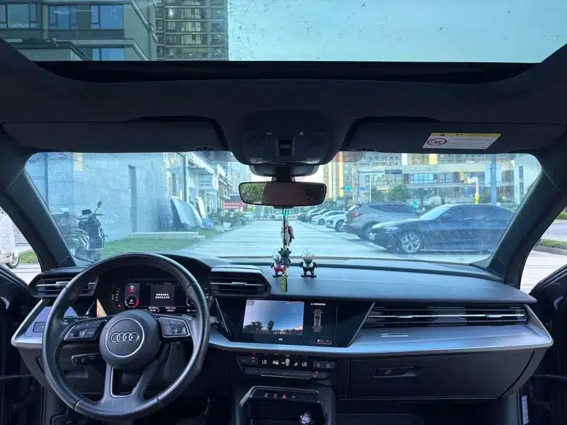 Audi A3 2021 Sportback 35 TFSI Limited Edition (Wang Yibo Collaboration) — миниатюра 22