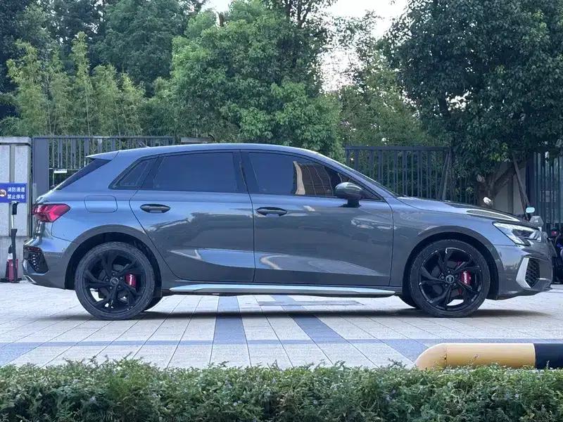 Audi A3 2021 Sportback 35 TFSI Limited Edition (Wang Yibo Collaboration) — миниатюра 8