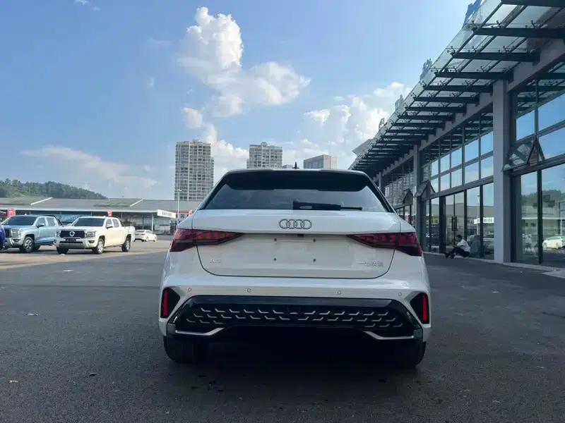 Audi A3 2026 Sportback 35 TFSI Flying Spur Luxury Edition — миниатюра 5