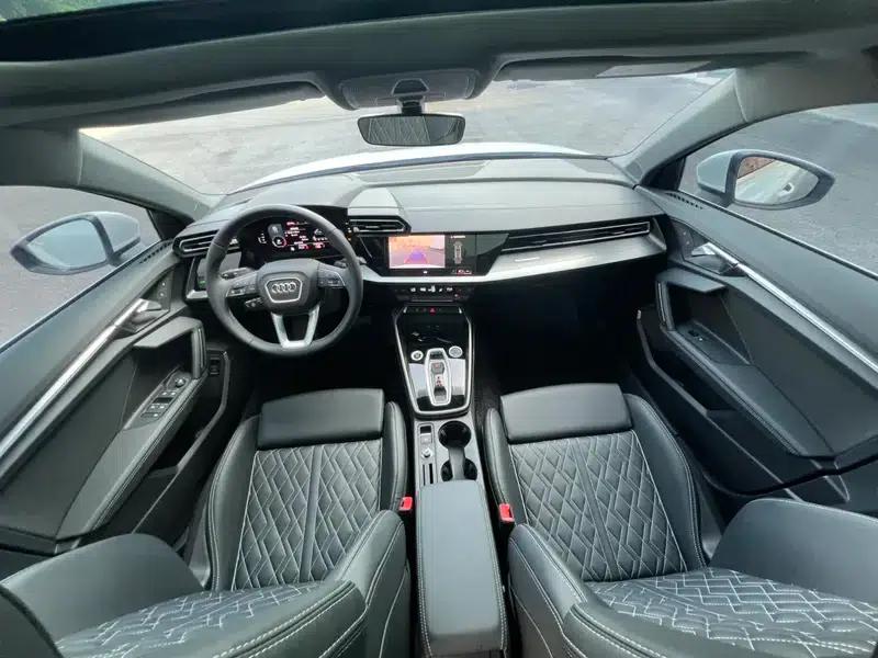 Audi A3 2026 Sportback 35 TFSI Flying Spur Luxury Edition — миниатюра 7