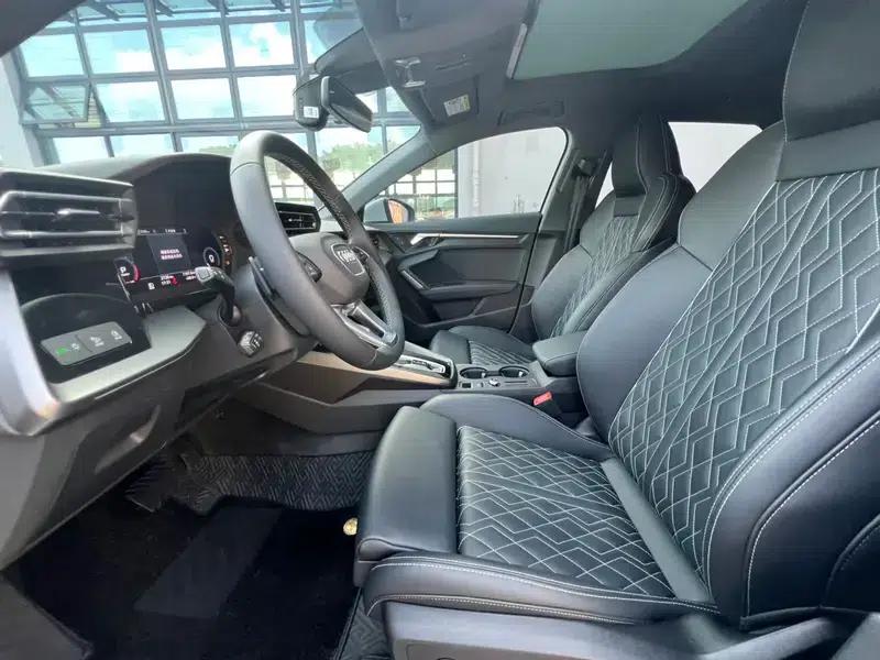 Audi A3 2026 Sportback 35 TFSI Flying Spur Luxury Edition — миниатюра 9