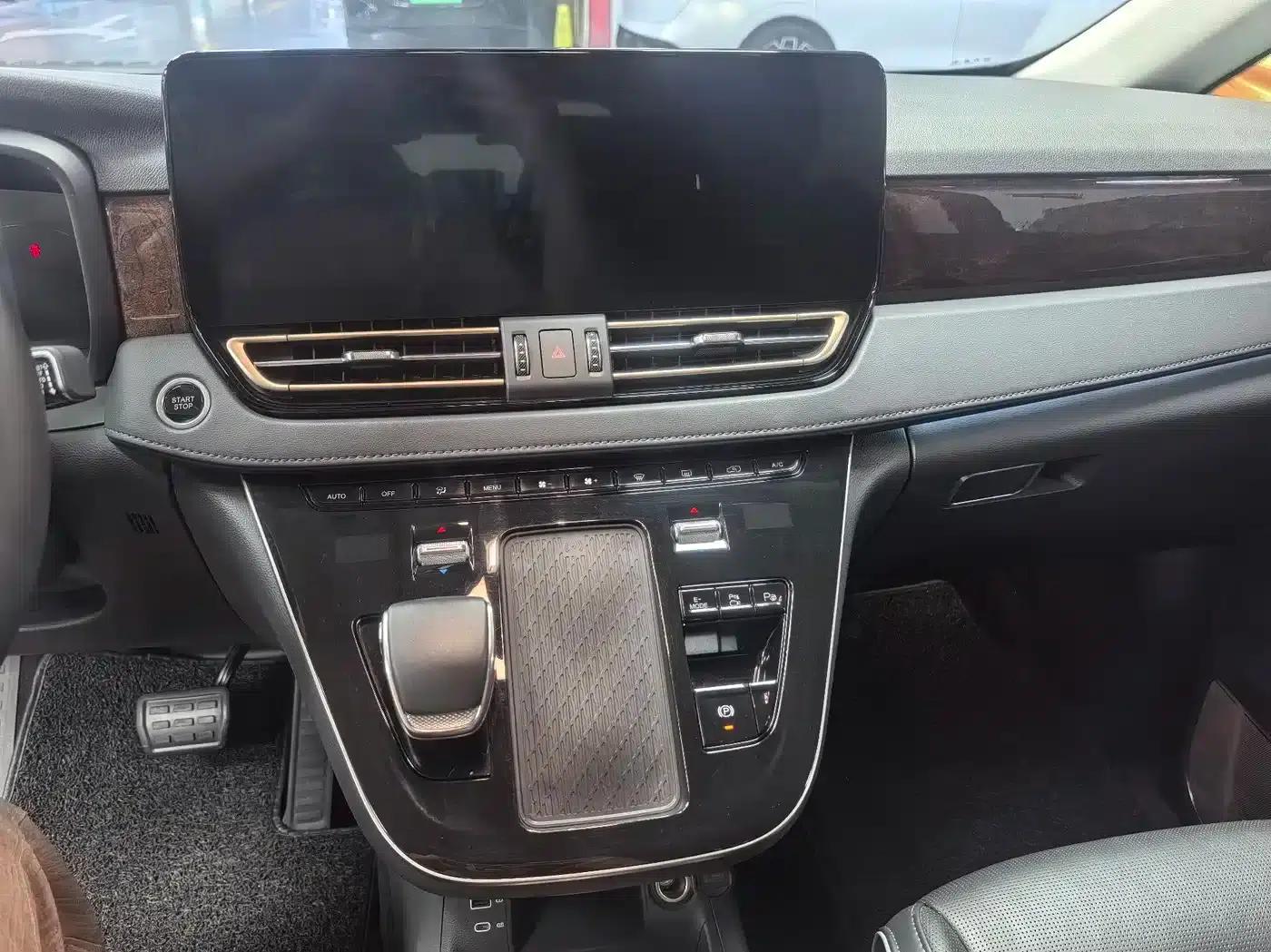 Hongqi HQ9 2024 2.0T Luxury Edition — миниатюра 7
