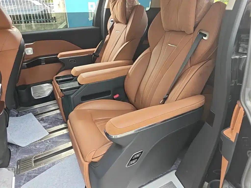 Hongqi HQ9 PHEV 2024 2.0T AWD Luxury Edition — миниатюра 17