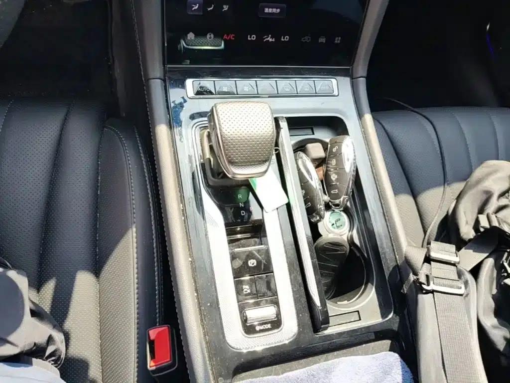 Hongqi H5 PHEV 2025 130 Super Hybrid Edition — миниатюра 21