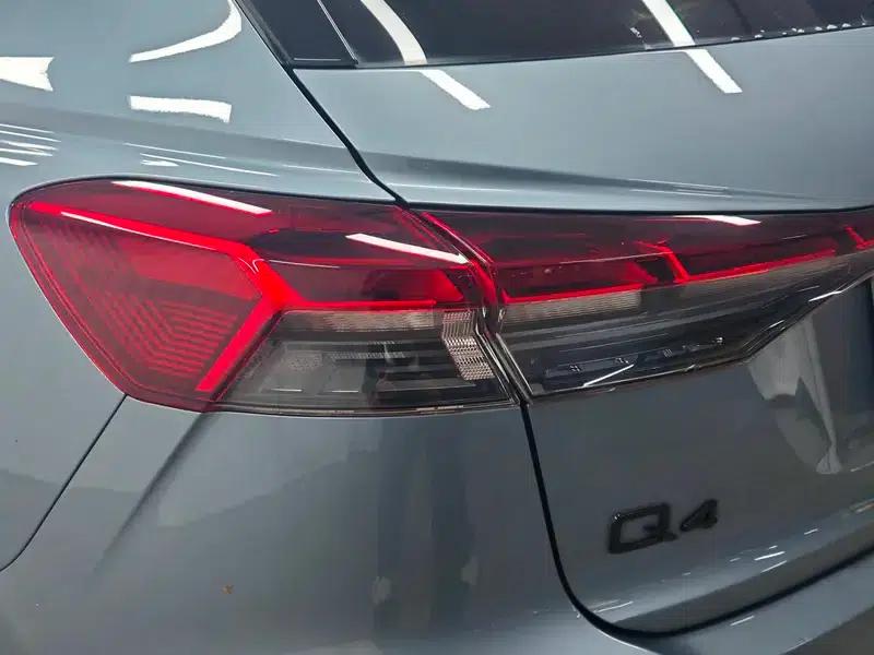 Audi Q4 e-tron 2022 40 e-tron First Edition — миниатюра 13