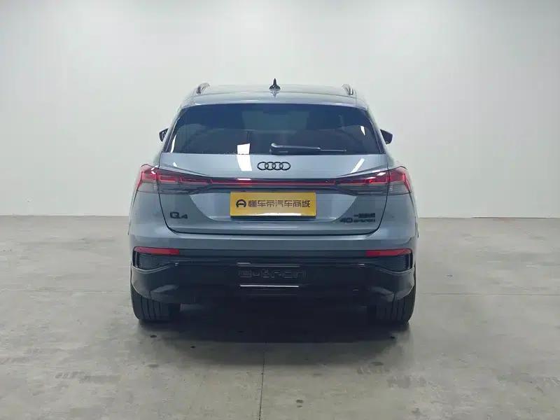 Audi Q4 e-tron 2022 40 e-tron First Edition — миниатюра 6