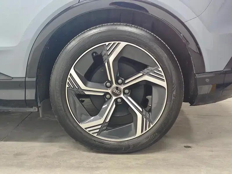 Audi Q4 e-tron 2022 40 e-tron First Edition — миниатюра 9