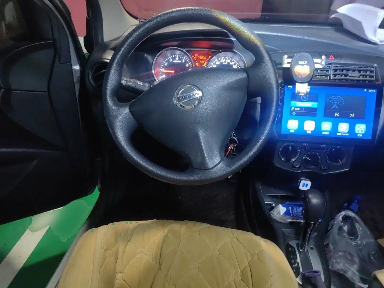 Nissan Livina 2015 1.6XE CVT Comfort Edition — миниатюра 10