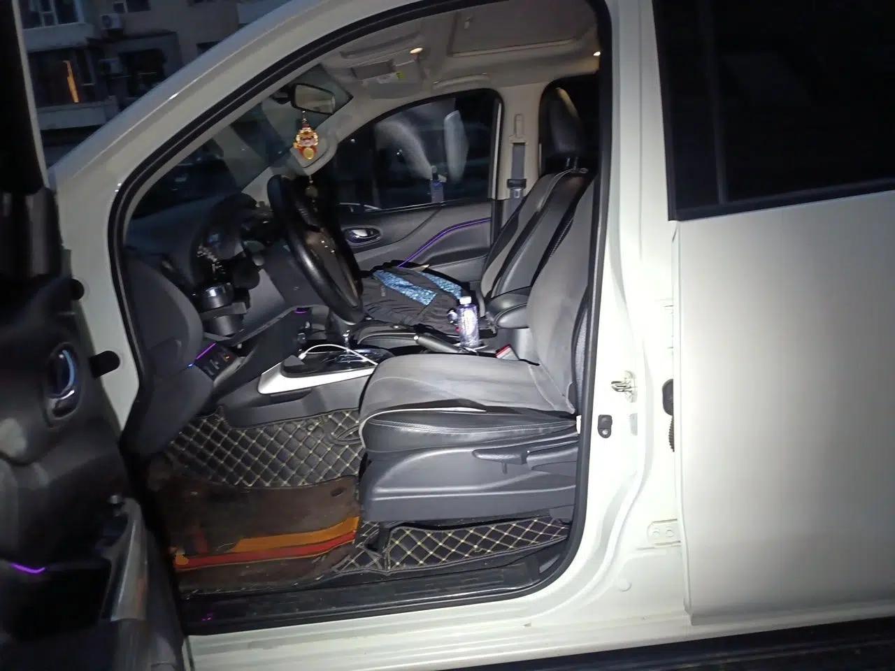 Nissan Terra 2020 2.5L XL Upper 4WD Automatic Four-Wheel Drive Luxury Edition — миниатюра 14