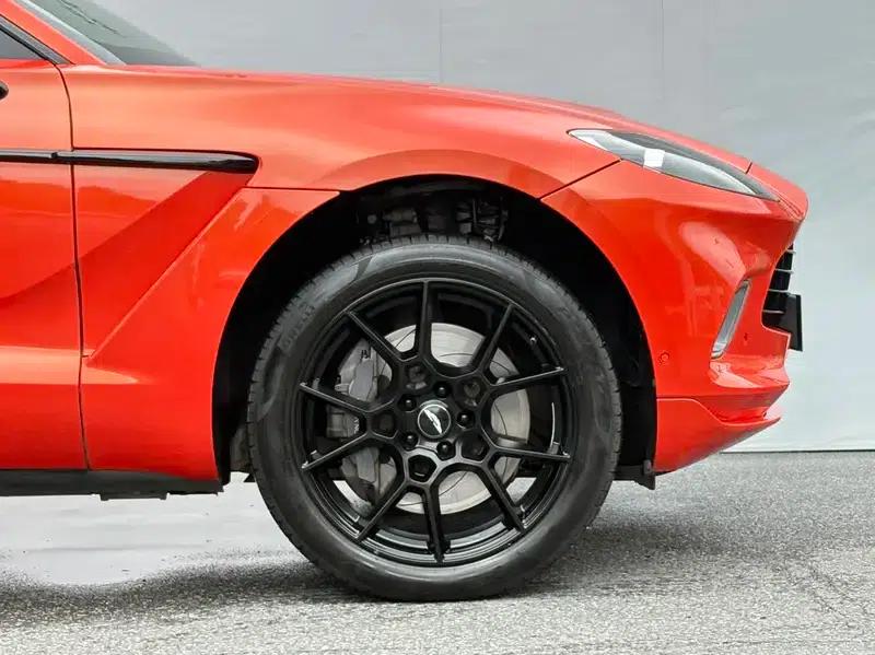 Aston Martin DBX 2020 4.0T V8 — миниатюра 14