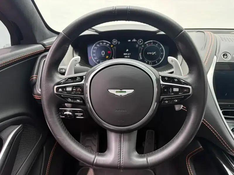 Aston Martin DBX 2020 4.0T V8 — миниатюра 17