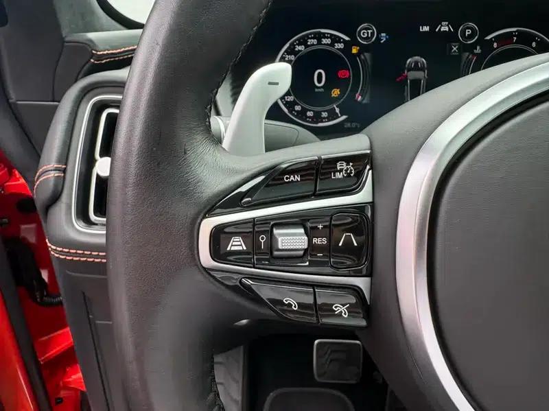 Aston Martin DBX 2020 4.0T V8 — миниатюра 19